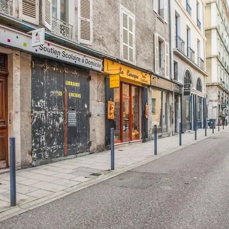 Charming Large Flat At The Heart Of Old City - Welkeys Grenoble